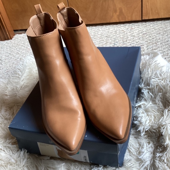 Universal Thread Vegan Rosemary Boots * Caramel Color * Like New with Box * 8 - Picture 2 of 6